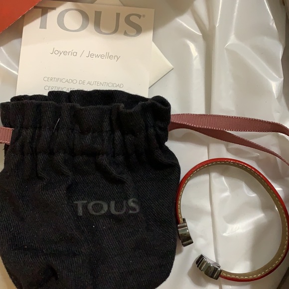 TOUS Sweet Dolls bangle in sterling silver and red leather. - Picture 7 of 8